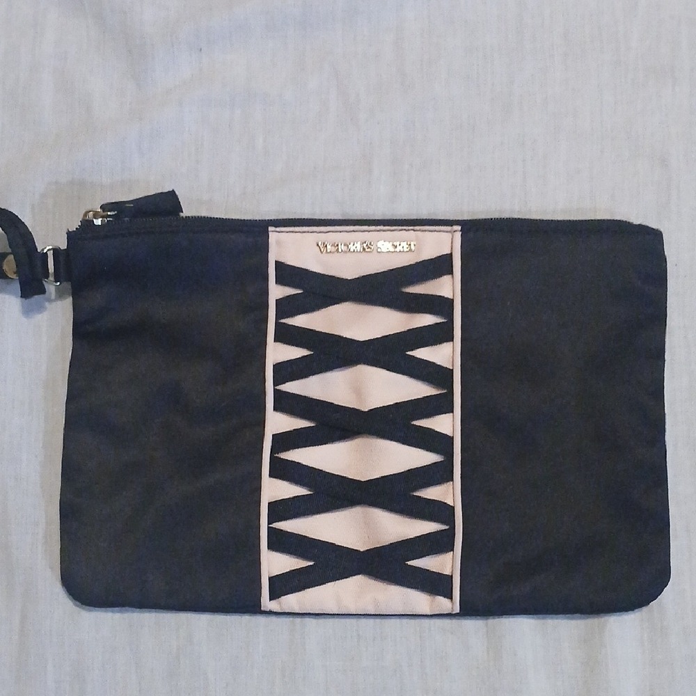"Make Offer" Vera Wang Black and Beige Clutch